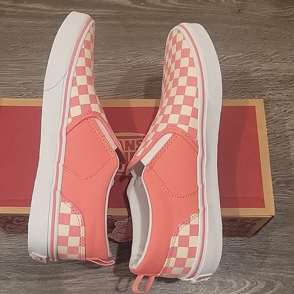 Vans - Picture 8 of 9